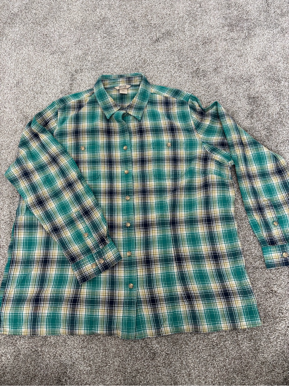 Women’s Green Plaid Button-Up Shirt